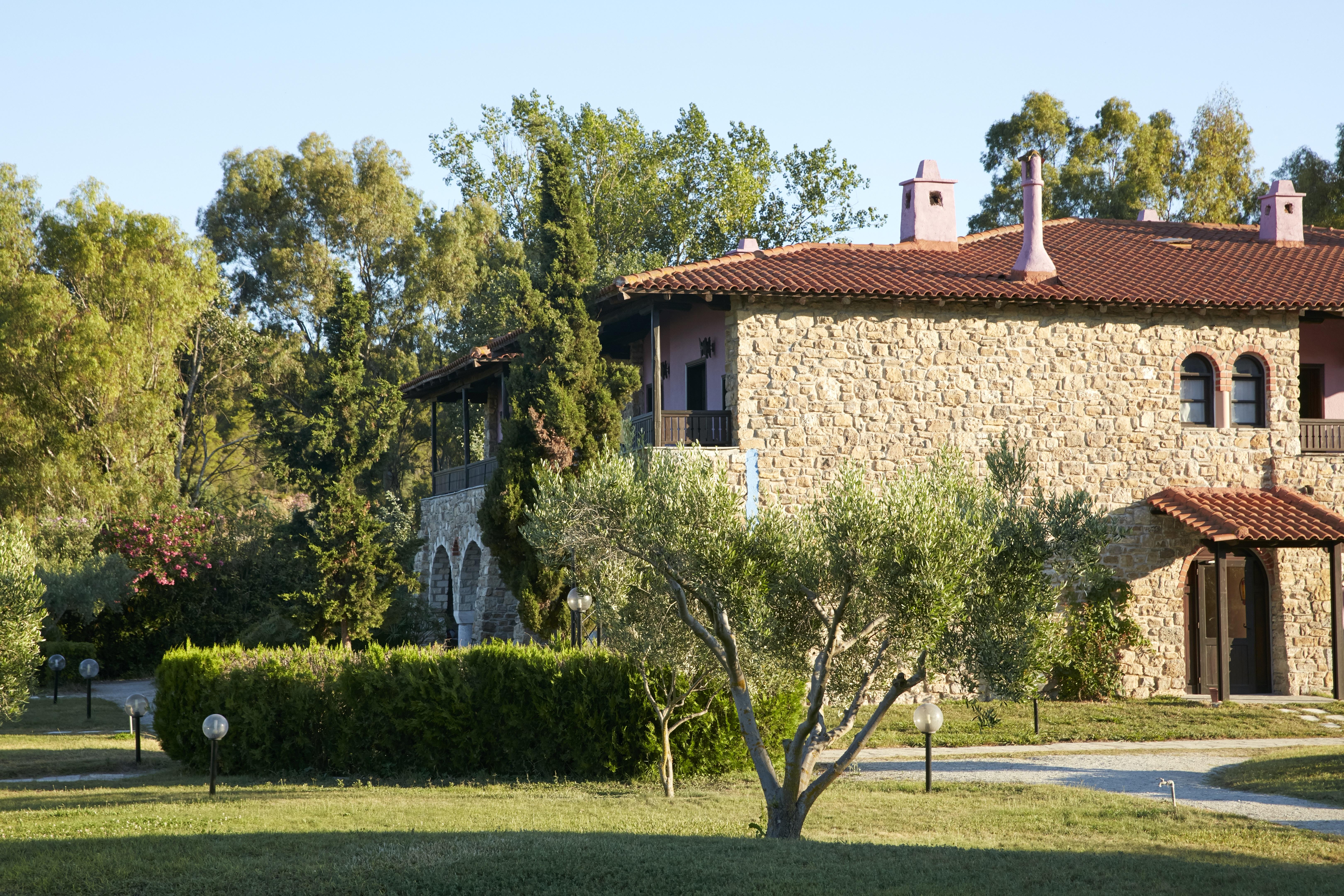 Simantro Beach Sani (Chalkidiki) Exterior foto The house of the late King Constantine II of Greece in exile in the Peloponnese
